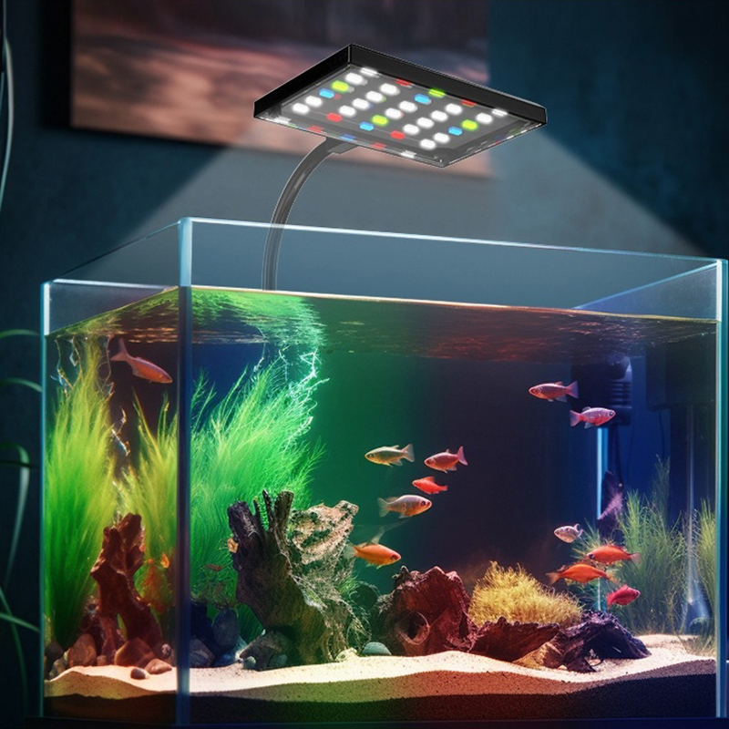 مصباح LED لحوض السمك يعمل عبر  - مراجعة Aquarium Planted Tank Light وسعره